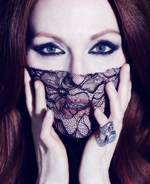 Julianne Moore, NET-A-PORTER.COM Julianne Moore, NET-A-PORTER.COM